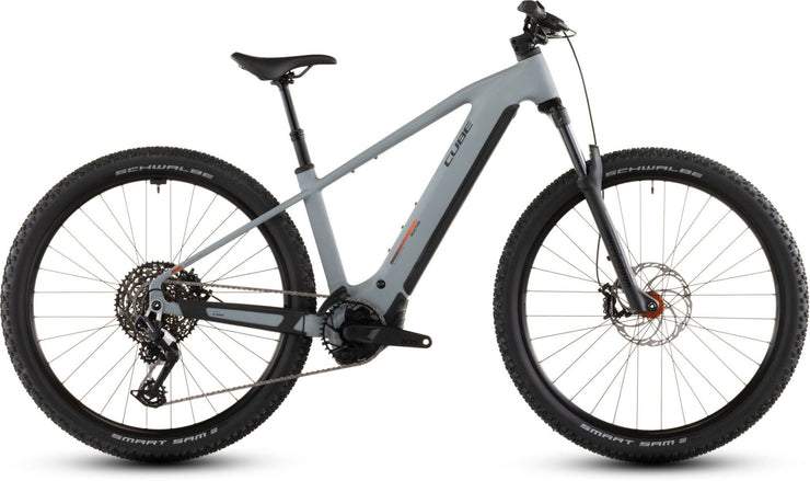 Reaction Hybrid Race 800