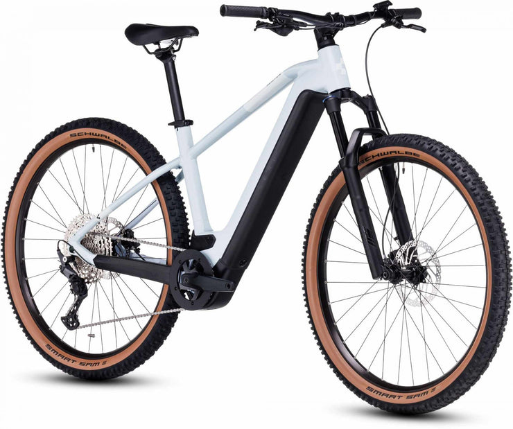 Reaction Hybrid Pro 750